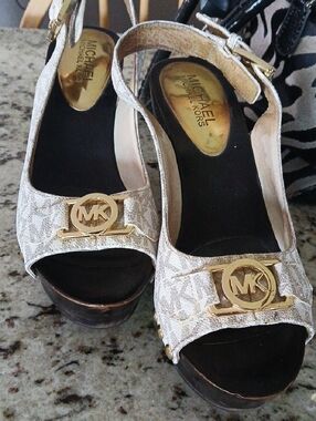 Michael Kors Women's Beige Logo Platform Sandals with Gold Hardware